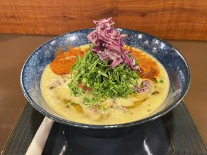 濃厚になったスープがたまらん！ 人気スパイスラーメン店が移転リニューアルの画像