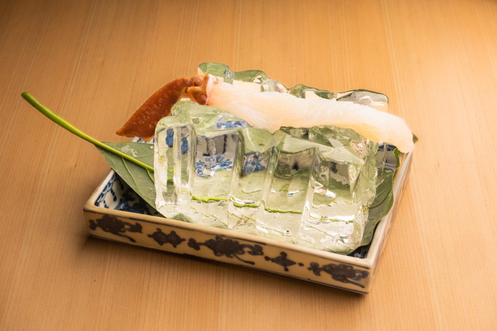すっぽんや活蟹料理を、良心的な価格で。名店で腕を磨いた料理人による極上の日本料理（東京・神楽坂）の画像